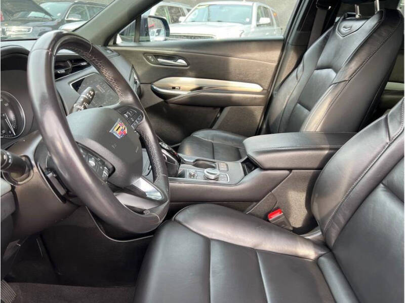 2023 Cadillac XT4 Premium Luxury