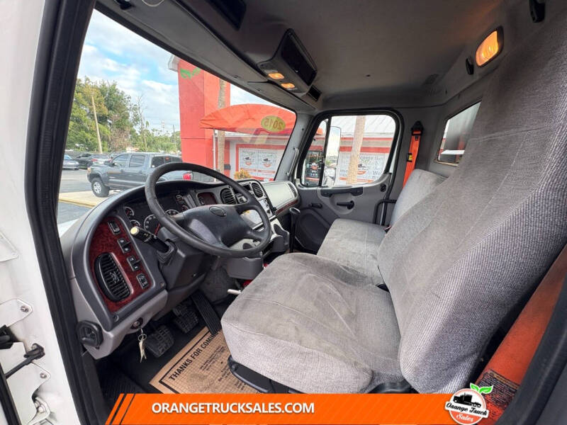 2015 Freightliner M2 106