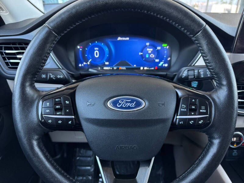 2021 Ford Escape Hybrid Titanium