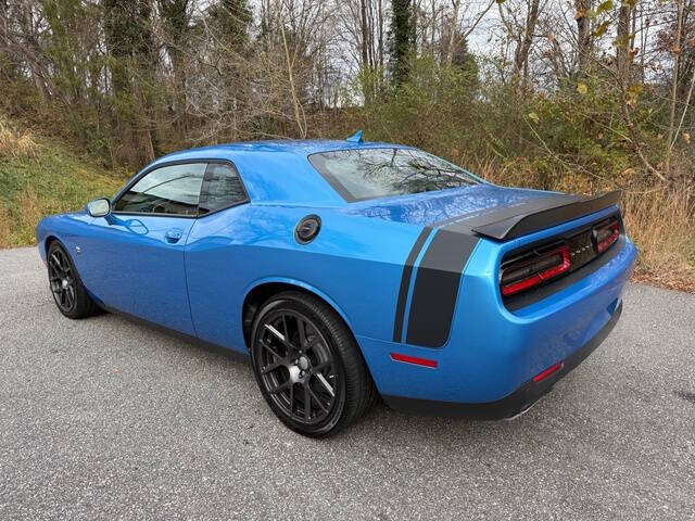 2016 Dodge Challenger 392 HEMI Scat Pack Shaker