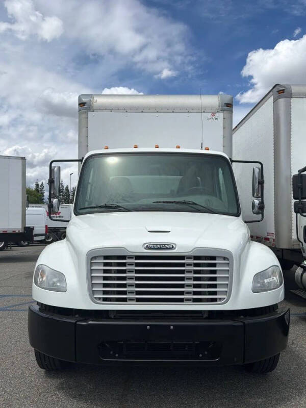 2017 Freightliner M2 106