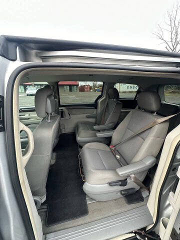 2011 Volkswagen Routan S