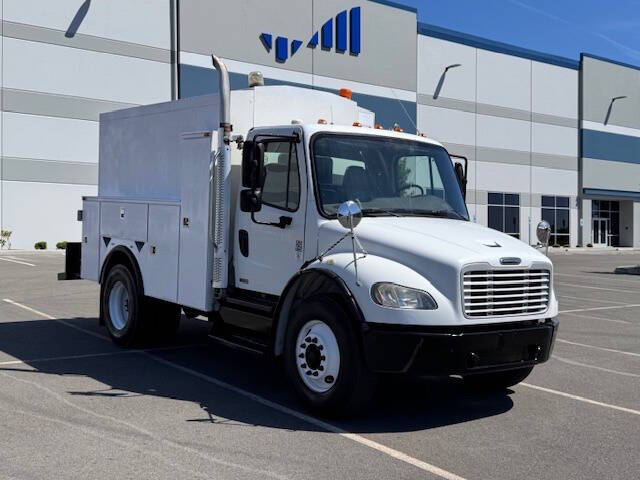 2011 Freightliner M2 106