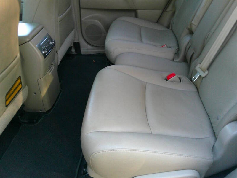 2012 Toyota Highlander SE