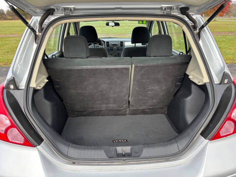 2011 Nissan Versa 1.8 S