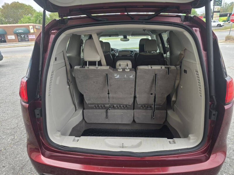 2017 Chrysler Pacifica Touring-L Plus