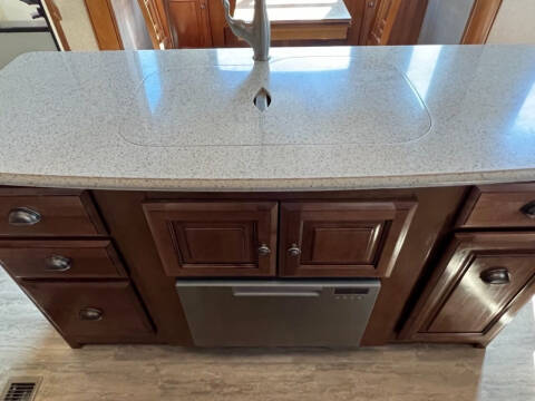 2018 Thor Motor Coach Redwood