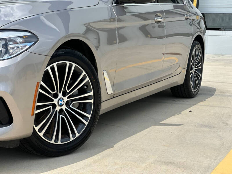 2018 BMW 5 Series 530i