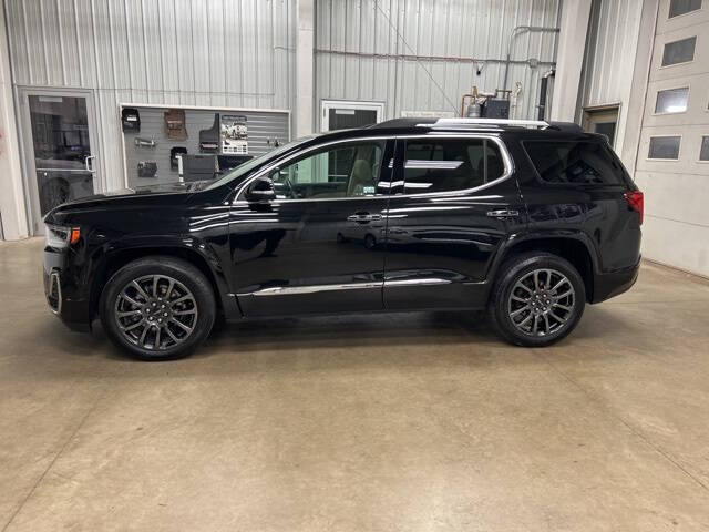 2023 GMC Acadia Denali