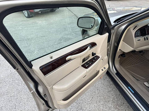 2007 Lincoln Town Car Signature