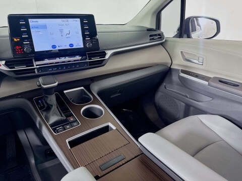 2024 Toyota Sienna XLE 7-Passenger