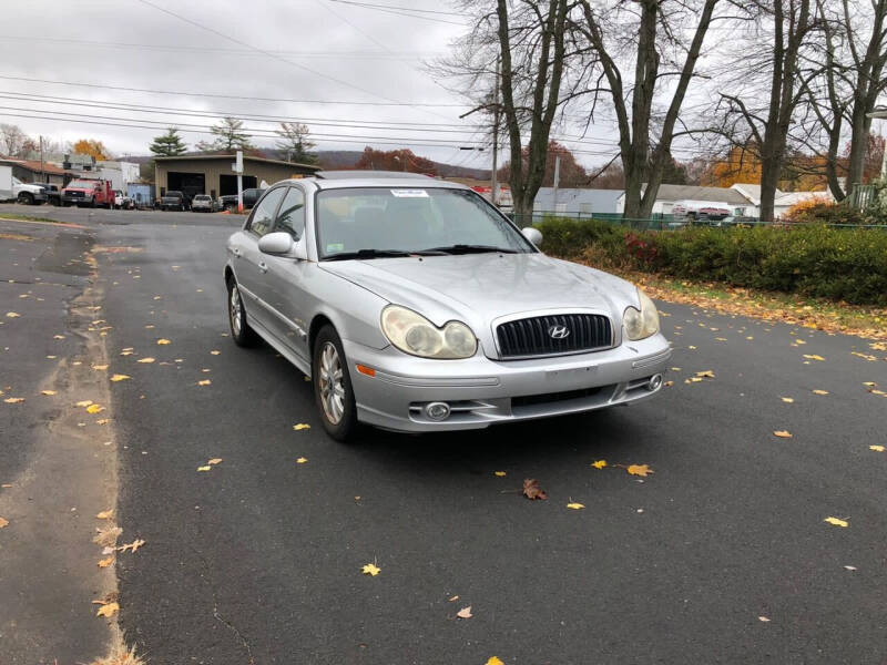 2005 Hyundai Sonata for sale at Route 10 Motors LLC in Plainville CT