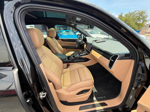 2023 Porsche Cayenne GTS