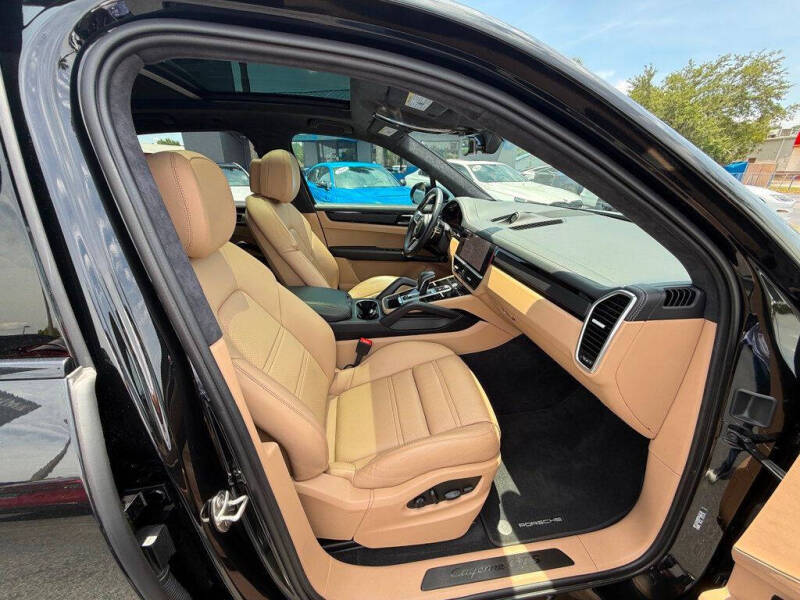 2023 Porsche Cayenne GTS