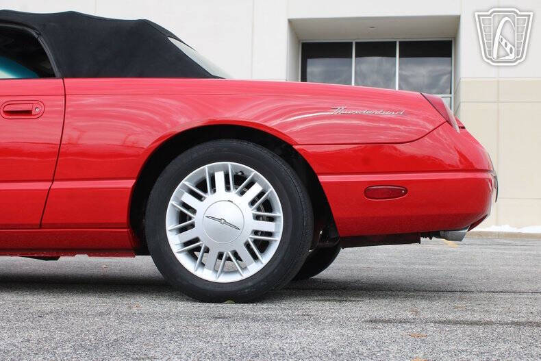 2002 Ford Thunderbird Deluxe