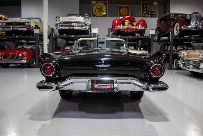 1957 Ford Thunderbird