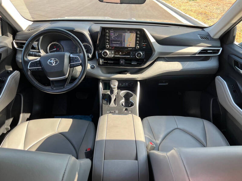 2022 Toyota Highlander XLE