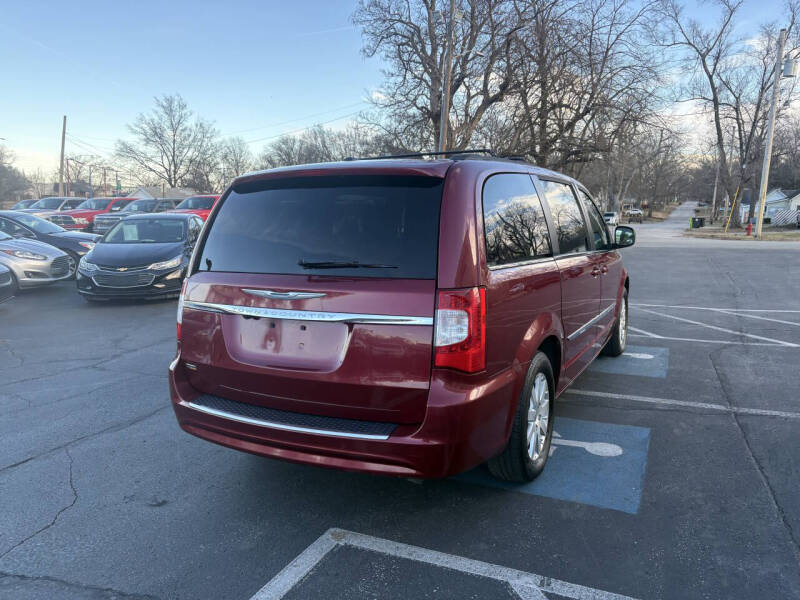 2016 Chrysler Town and Country Touring
