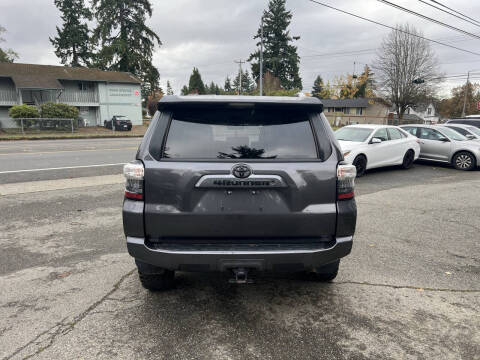 2018 Toyota 4Runner SR5