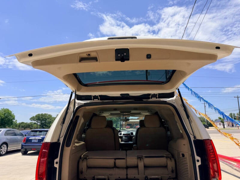 2012 Cadillac Escalade Luxury