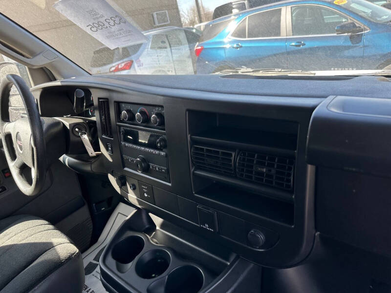 2022 GMC Savana 2500