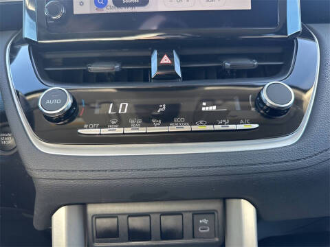 2025 Toyota Corolla Cross LE