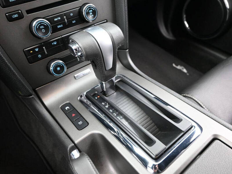 2011 Ford Mustang V6