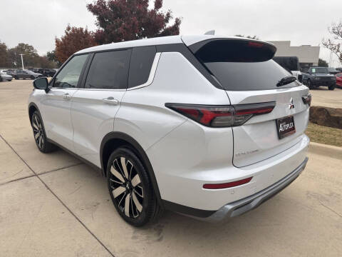 2026 Mitsubishi Outlander SE