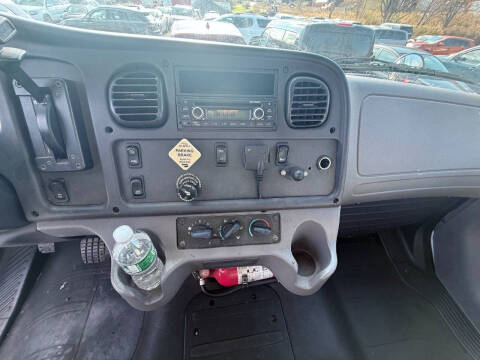 2018 Freightliner M2 106