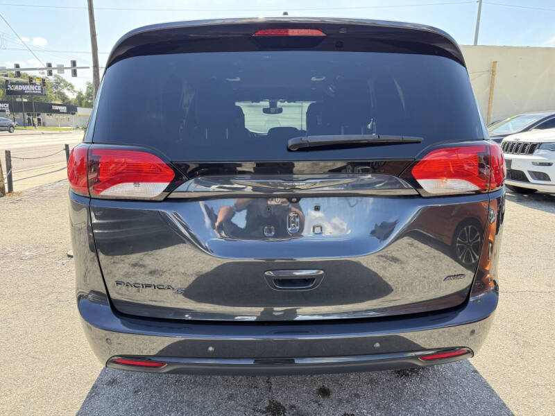 2020 Chrysler Pacifica Launch Edition