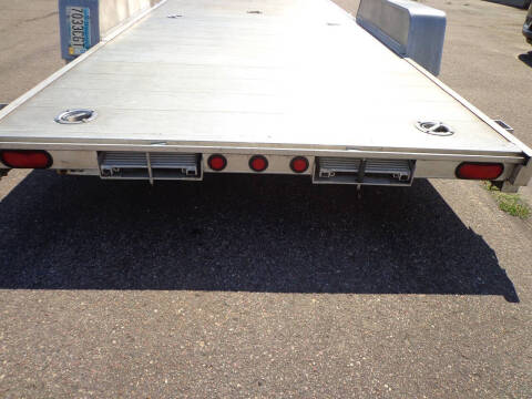 2009 Aluma 8218