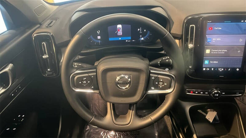 2025 Volvo XC40 B5 Core Bright Theme