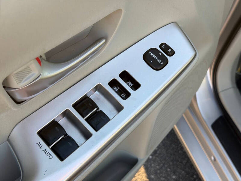 2012 Toyota Prius v Two