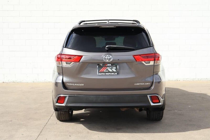 2017 Toyota Highlander