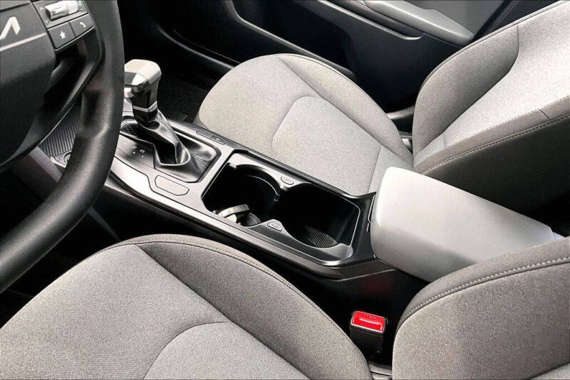 2025 Kia K4 LX