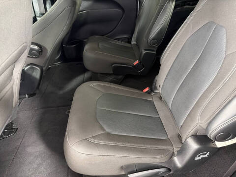 2023 Chrysler Pacifica Touring