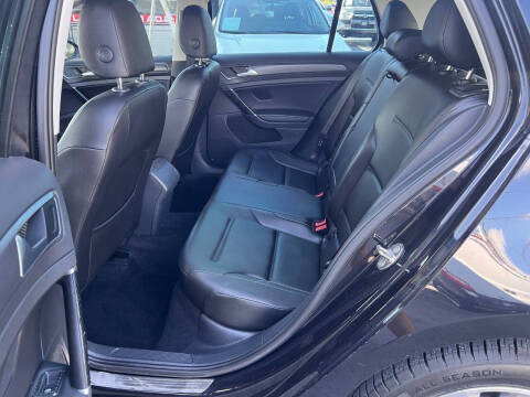 2018 Volkswagen Golf TSI SE