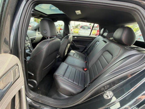 2017 Volkswagen Golf GTI SE