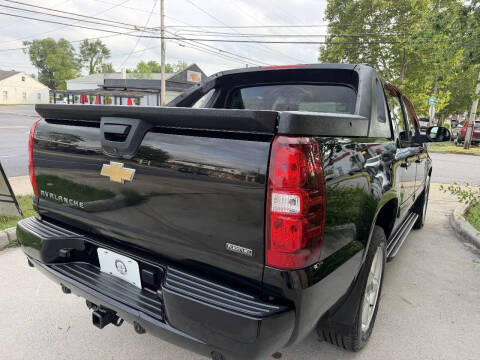 2011 Chevrolet Avalanche LT