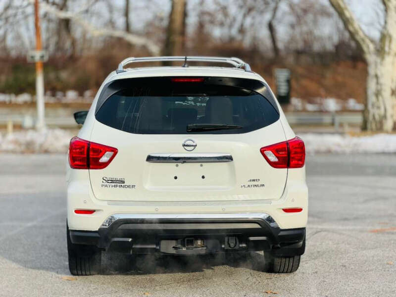 2017 Nissan Pathfinder Platinum