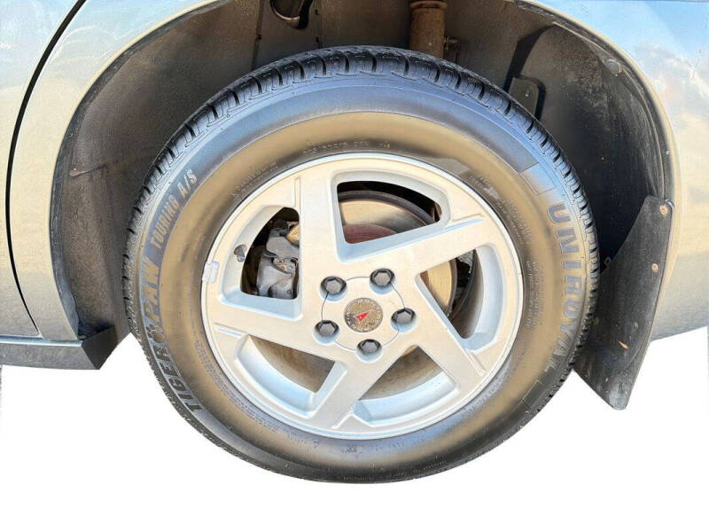 2004 Pontiac Bonneville SE