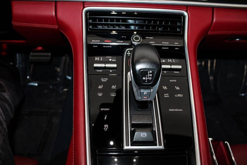 2018 Porsche Panamera 4