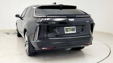 2024 Cadillac LYRIQ Luxury 1