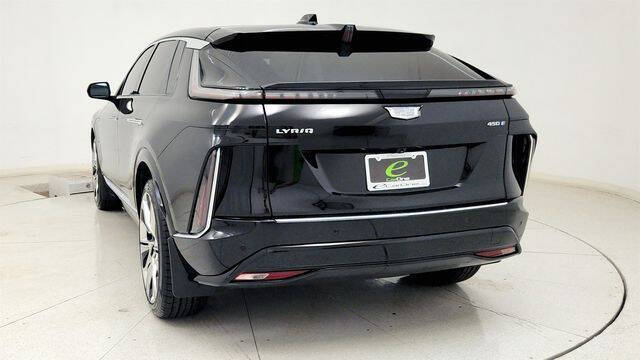 2024 Cadillac LYRIQ Luxury 1