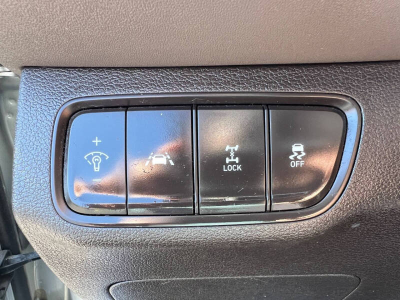 2020 Hyundai Santa Fe SE