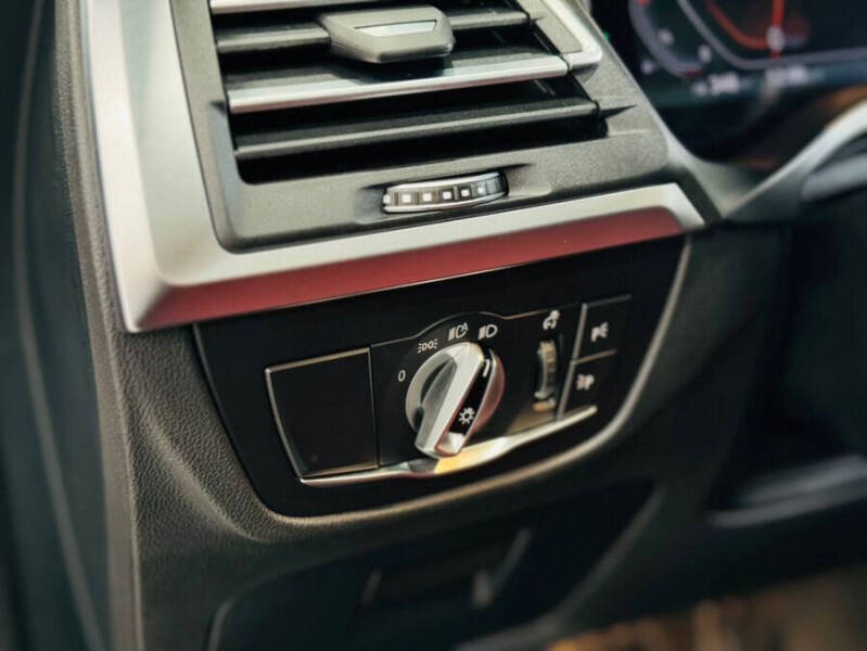 2024 BMW X4 xDrive30i