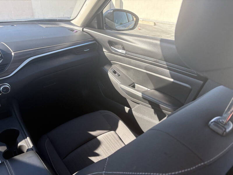 2025 Nissan Altima 2.5 SV