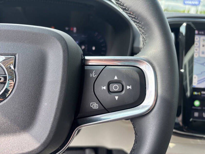 2026 Volvo XC40 B5 Plus