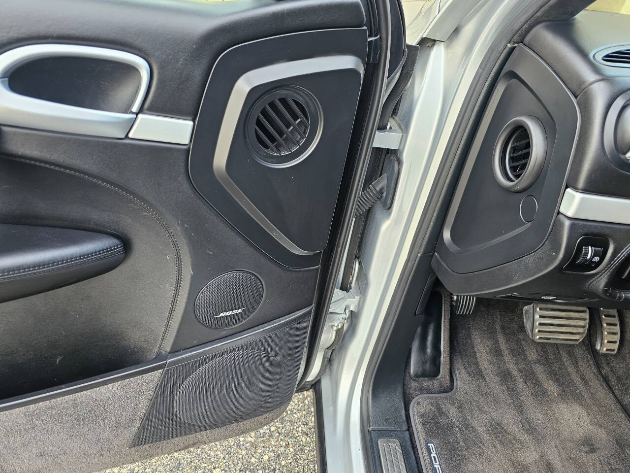 2005 Porsche Cayenne 36