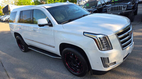 2017 Cadillac Escalade Luxury